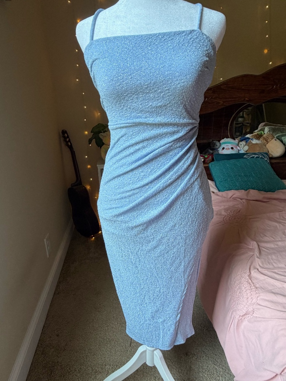 Absolutely stunning shimmering periwinkle baby blue formal Windsor dress